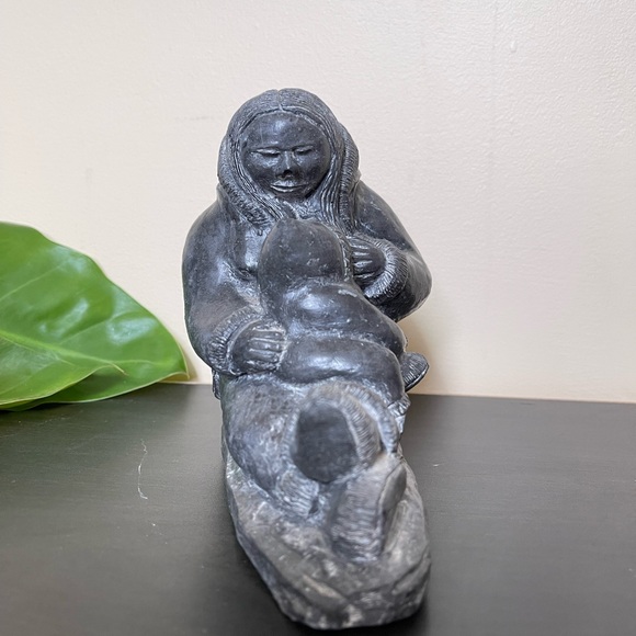 Mother and Child Wolf Sculpture *AS IS - Picture 5 of 9